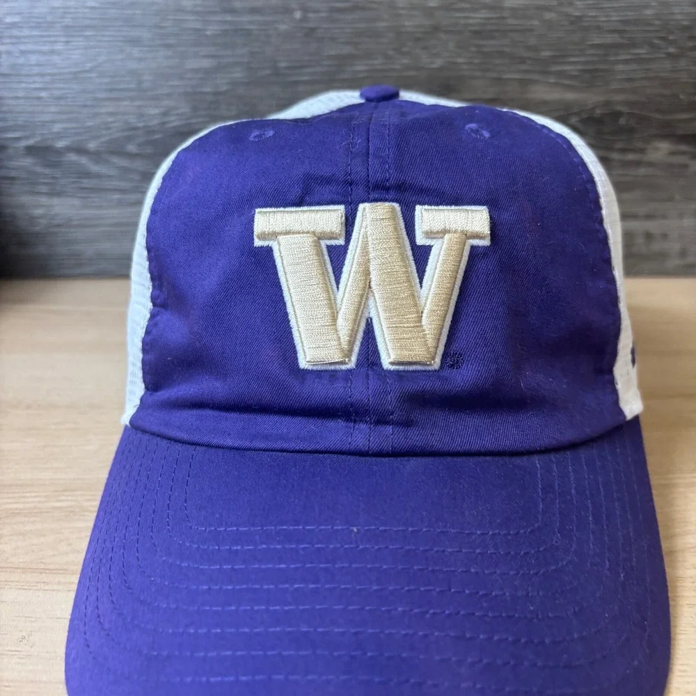 Washington Huskies Hat‎ Cap Strap Back Purple Nike Mesh Back Adjustable